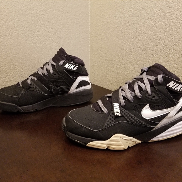 black grey bo jackson sneakers